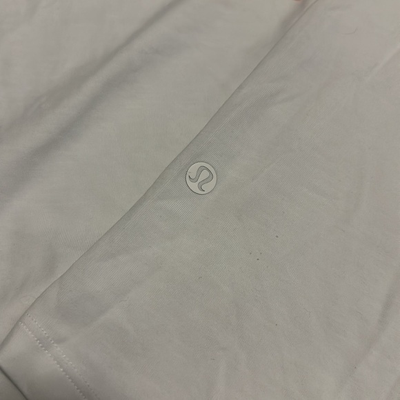 Lululmeon White Pride 5k T-Shirt size medium - Picture 3 of 6